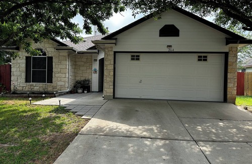 Buda House | 3 bedroom 2 bathroom home in heart of Buda, TX.