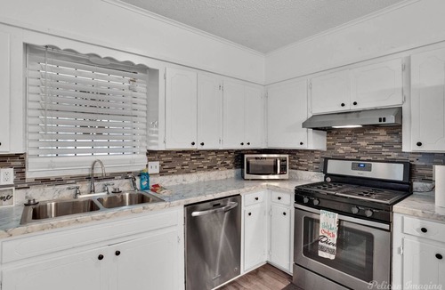 Shreveport House | 3 Bedroom/2 Full Bathroom Home Near Cross Lake, On Cul-de-Sac