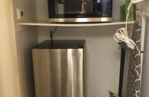 Midtown Condo | 3 Bedroom/3 bath/2 car garage High Rise in Midtown on 9th floor