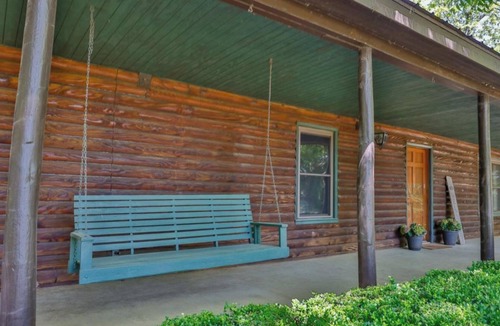 Valley View Cabin | 3-bedroom cabin in wonderful Valley View with hot tub! Sleeps 6!