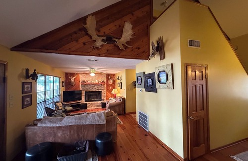 South Toledo Bend Cabin | 3-bedroom cabin South Toledo Bend with private boat ramp