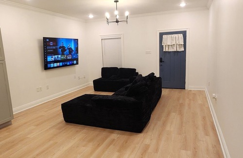 Seventh Ward House | 3-bedroom duplex home located in the historic 7th ward with WiFi, AC