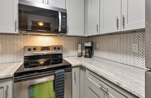 Lafayette House | 3 bedroom Family/Pet friendly Townhome