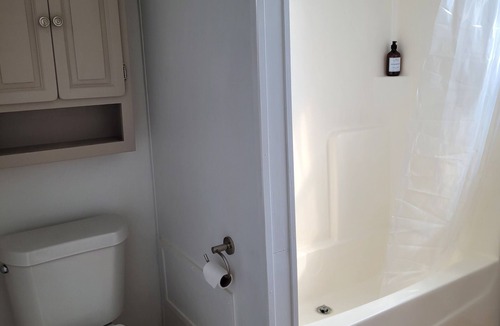 Lake Charles House | 3-Bedroom Home Near Moss Bluff – Cozy, Pet-Friendly, Perfect for Extended Stays!