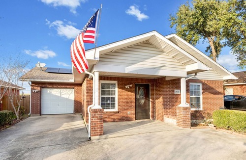 West Dallas House | 3 Bedroom Home near Downtown Dallas