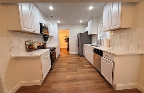 Irving House | 3 Bedroom house in Central DFW Near airports & Attractions
