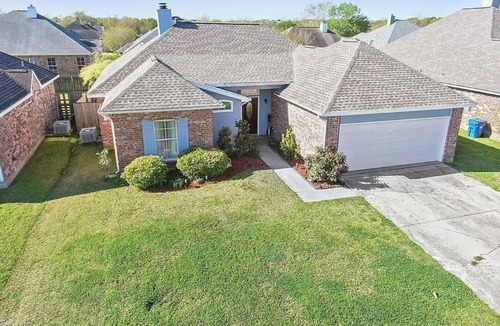 Milton House | 3-bedroom house in fabulous Lafayette with WiFi, AC