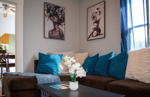 Temple House | 3-bedroom house in peaceful Temple with cool AC and charm. Lots of parking spc.