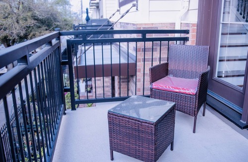 East Downtown Houston House | 3-Bedroom Modern TownHome With King Bed in Houston Downtown Area