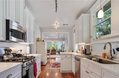 Audubon Apartment | 3 Bedroom Single family 318103 by Houzlet