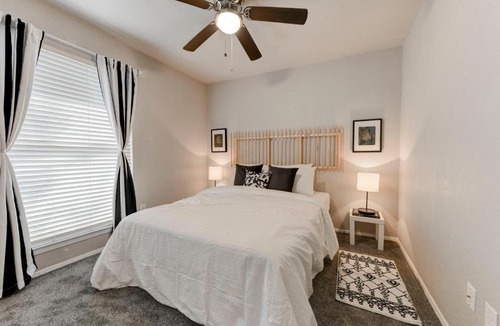 McNeil Apartment | 3 Bedroom Vacation House and Suites, Sleeps 7 Max.