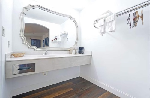 San Augustine Hotel | 3 Best Deal Rooms: 2 Full Beds Non-Smoking Room off Freeway.
