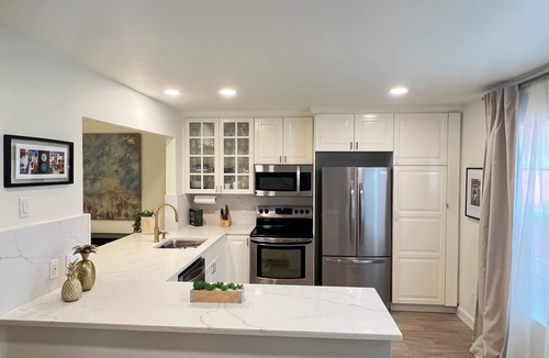 Greater South River City House | 3 Br/2.5 Ba Luxurious Townhouse In Soco/downtown Austin Icons Steps Away