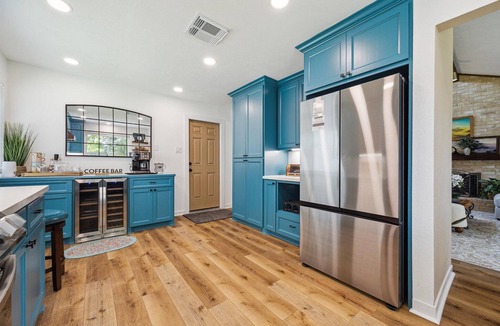 Clear Lake House | 3 BR 2 BA house in Clear Lake. Close to Baybrook Mall, Kemah, NASA & restaurants