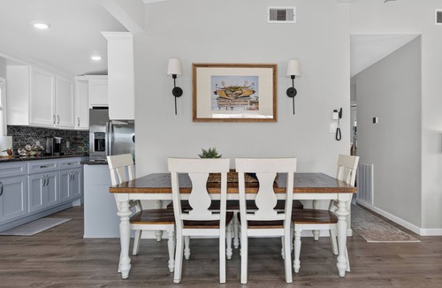 Jamaica Beach House | 3 br Canal front in Jamaica Beach! Hot tub, kayaks, bikes, and night fishing!