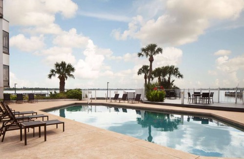 Nassau Bay Hotel | 3 Cozy Rooms to Unwind in a Quiet Room with Beautiful Views