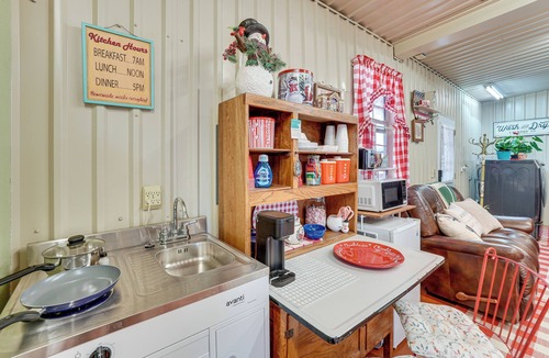 Wichita Falls Cottage | 3 Mi to Dtwn: Wichita Falls Gem w/Private Sauna!