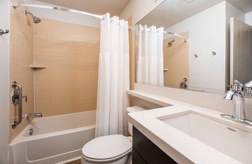 Fossil Creek Hotel | 3 Modern Suites | Outdoor Grill | Near Airport