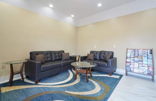 San Augustine Hotel | 3 Rooms for Simple Stay: 2 Full Beds Non-Smoking, Clean Comfort.