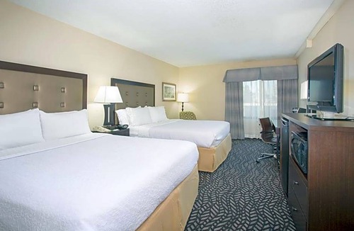 Downtown Little Rock Hotel | 3-Star Hotel ∙ Holiday Inn Little Rock-Airport-Conference Center, an IHG Hotel