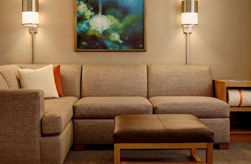 St. Johns Hotel | 3 Units Near Double Decker Austin! Pets Allowed, FREE Parking, Swimming Pool!