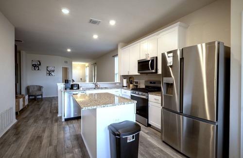 Buda House | 30+Day Furnished Staycation 20 Min. To Downtown Austin~Office~Pets~LazyRiver