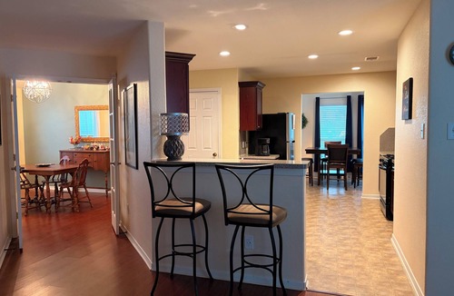Rosenberg House | 3bedroom 2bath 4min Fair Grounds 6min Epicenter