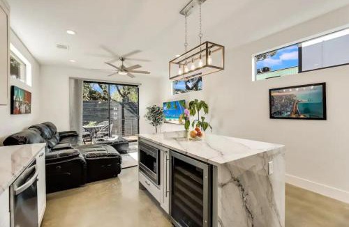 Bouldin House | 3BR 3BA Heart of SoCo, Private Deck Steps to Shops by Austin Vacay