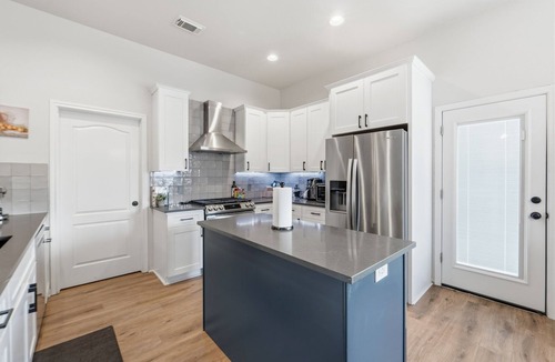 Pioneer Crossing House | 3BR Austin Getaway, Sleeps 8, Full Kitchen &Garage