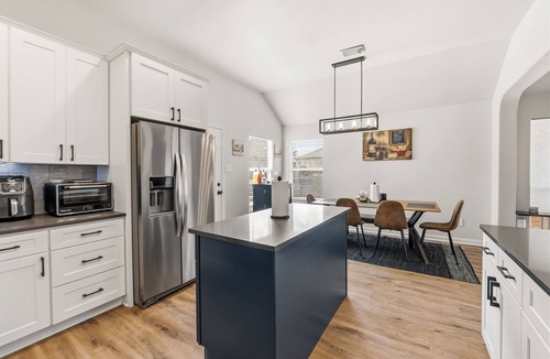 Pioneer Crossing House | 3BR Austin Getaway, Sleeps 8, Full Kitchen &Garage