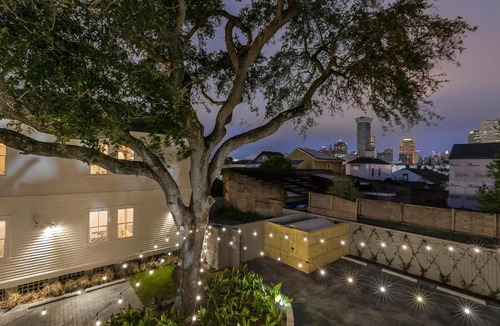 Faubourg Lafayette Apartment | 3BR Cottage by Hosteeva close to St Charles w Pool