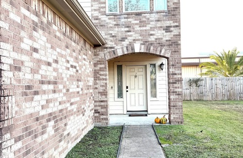 Cypress House | 3BR+Loft Home on Cul-de-Sac with Garage, Fenced Yard & Park Across the Street