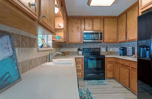 West Livingston House | 3BR Lone Star Lake House! Livingston, On Water! ★