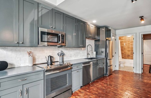 Central Business District Hotel | 3BR | The Mary Beth Hotel & Gallery