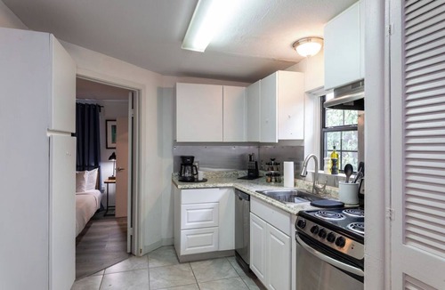 Greenway Plaza-Upper Kirby Apartment | 3BR The Queen Sacrifice Galleria, Medical Center!