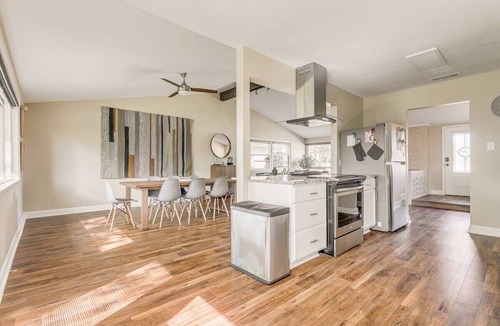 Northwest Dallas House | 4-BD/3-BA Chic Timeless Elegance - 15 Mins to DT