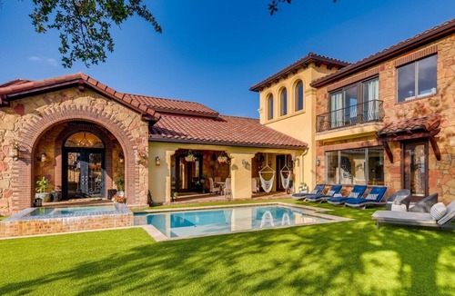 Lake Pointe House | 4 BDRM Home W/Pool & Amazing Views! Mins to Lakes, shops and restaurants
