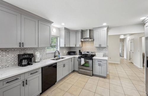 Bridge City House | 4 bedroom home in Bridge City