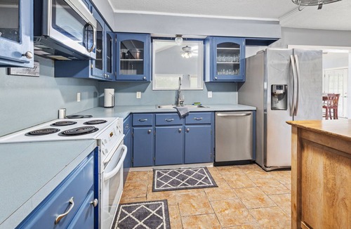 Carlyss House | 4 Bedroom Home in Sulphur, La