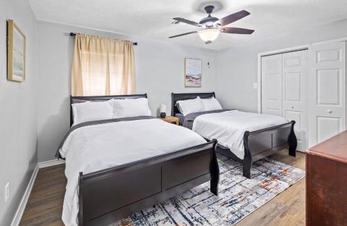 Carlyss House | 4 Bedroom Home in Sulphur La