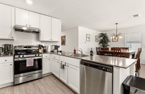 Southside House | 4 Bedroom Sweet Cozy Home near Lackland/SeaWorld