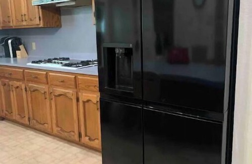 Gonzales House | 4 bedrooms 2 bathroom with 10 guests city center double kitchen