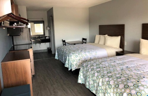 Arena District Hotel | 4 Cozy Studios w/Kitchenette Near Alamodome – Great for Extended Stays