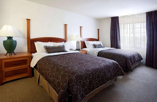 Vance Jackson Hotel | 4 Family-friendly Suites | Full Kitchens | Pets are Welcome | Free Breakfast
