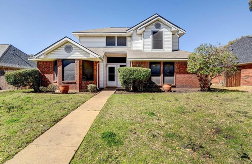South Arlington House | 4 Mi to Joe Pool Lake: Home in Grand Prairie
