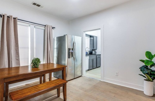 Fort Worth Cultural District House | 4-Minute Walk to Dickies Arena Cozy Fort Worth Stay