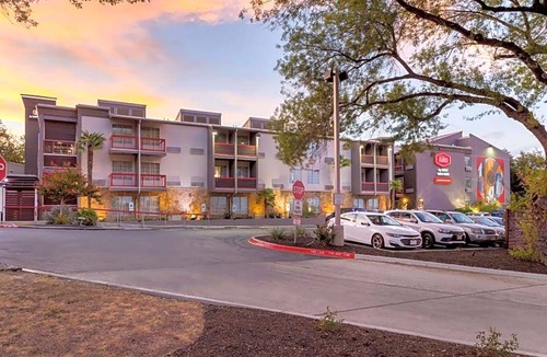 Greater South River City Hotel | 4-Star Hotel ∙ Aiden by Best Western @ Austin City Hotel