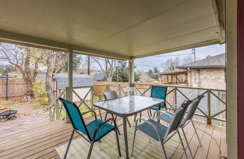 Windy Terrace House | 4b2b CozyBeautiful quiet newly renovated family home, shady yards