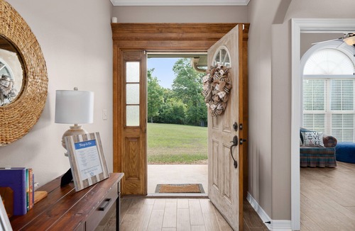 Negreet House | 4BD 3BTH, Lakeview, huge covered outdoor patio Firepit, and Fishing @ Jolie Vue