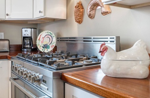 West Riverside House | 4BR Luxury Uptown Retreat w/Private Heated Pool